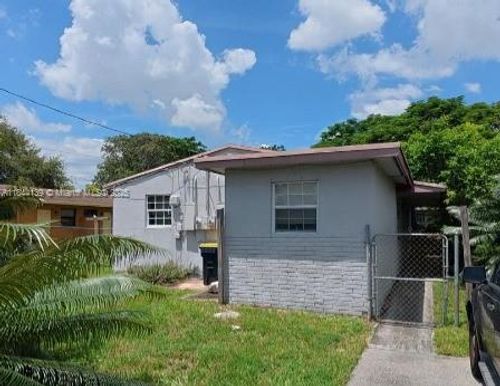 1-2-125 Nw 12th Ave, Dania Beach, FL, 33004-2632 | Card Image