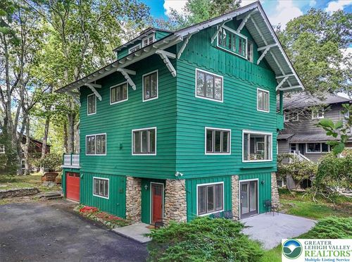 119 Falls Dr, Cresco, PA, 18326 | Card Image