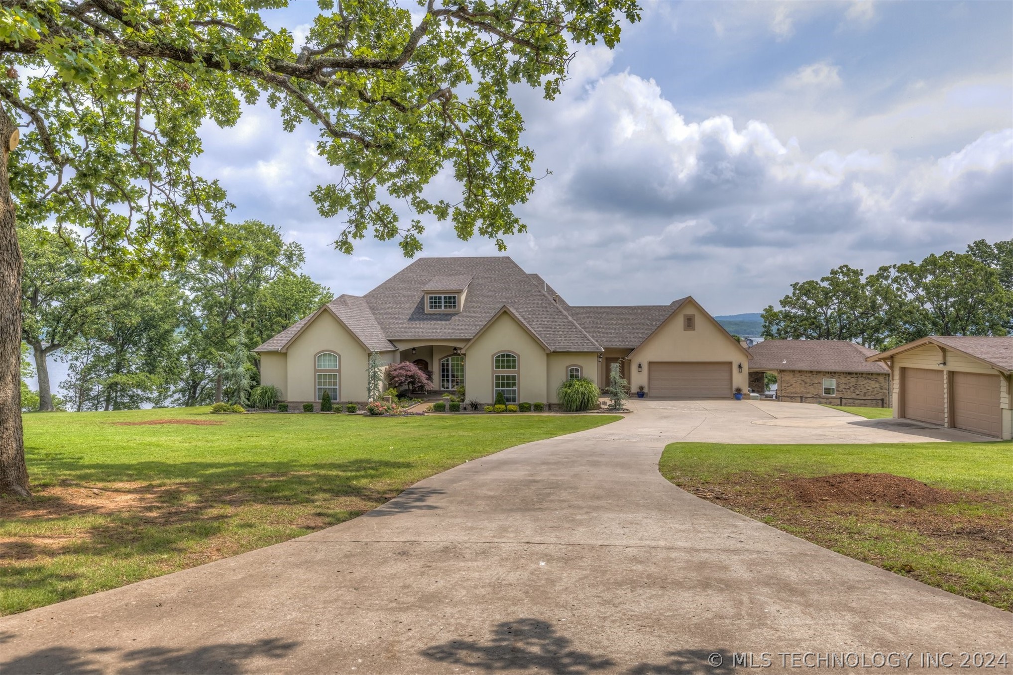 340 Rd, Wagoner, OK 74467