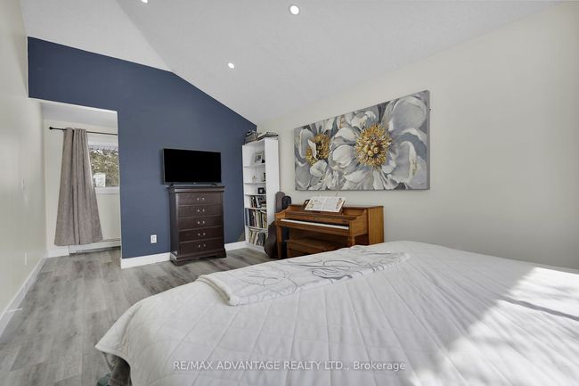 9755 Longwoods Rd, House other with 5 bedrooms, 3 bathrooms and 4 parking in London ON | Image 21