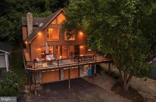 141 Mason Dr, HARPERS FERRY, WV, 25425-4081 | Card Image