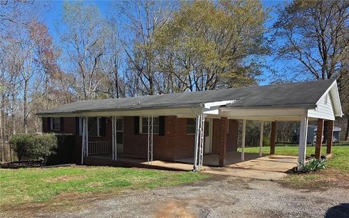 504 Fairfield Rd, Mocksville, NC, 27028-5214 | Card Image