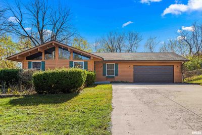 991 Sw Heritage Drive, House other with 5 bedrooms, 2 bathrooms and null parking in Mackinaw IL | Image 2