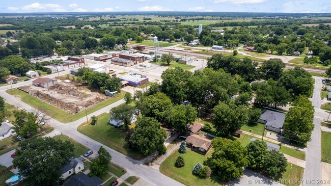 111 W Church Ave, House other with 3 bedrooms, 1 bathrooms and null parking in Fairland OK | Image 37