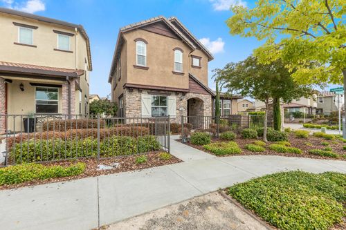 3849 Miners Ravine Dr, Roseville, CA, 95661-2537 | Card Image