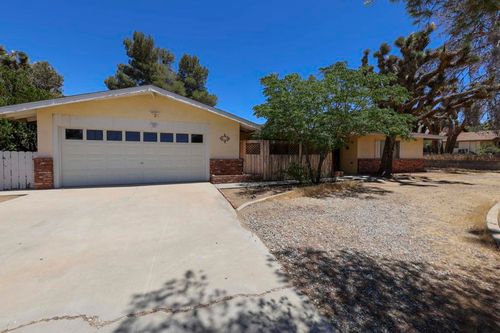 7603 Fox Trl, Yucca Valley, CA, 92284-3487 | Card Image