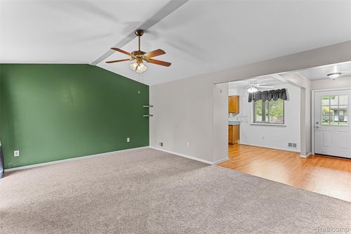 32923 Harmon Ct, Roseville, MI, 48066-6901 | Card Image