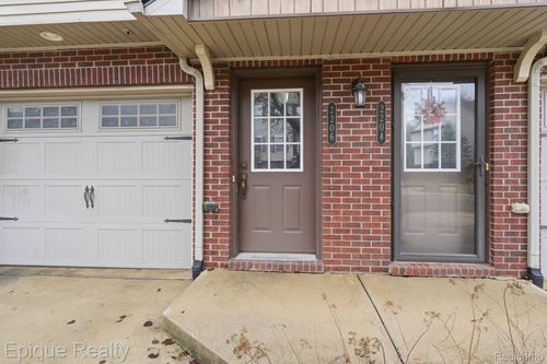 2206 Knotty Pine Trl, Howell, MI, 48855-7801 | Card Image