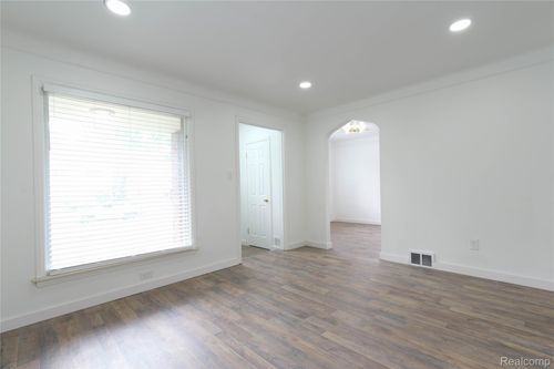 18452 Stansbury St, Detroit, MI, 48235-2526 | Card Image