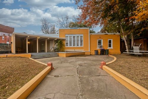 193 Elm St, Holyoke, MA, 01040-4320 | Card Image