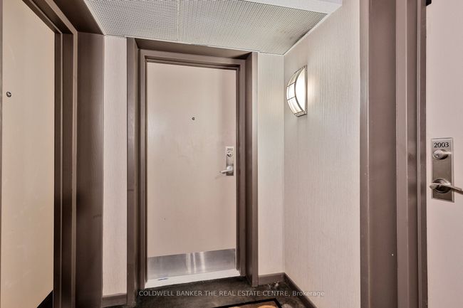 2002 - 99 Harbour Sq, Condo with 2 bedrooms, 2 bathrooms and 1 parking in Toronto ON | Image 45