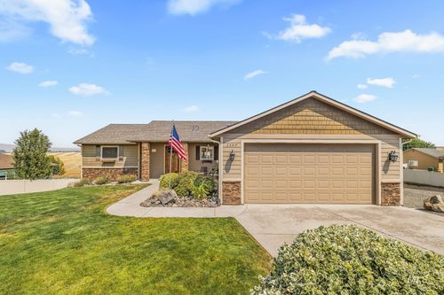 3307 18th St, Lewiston, ID, 83501-6246 | Card Image