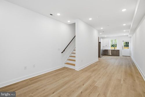 1020 W Arizona St, PHILADELPHIA, PA, 19133-1516 | Card Image