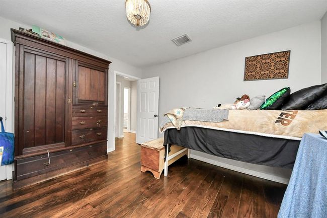 6502 S Highway 35, House other with 5 bedrooms, 3 bathrooms and 3 parking in Alvin TX | Image 20