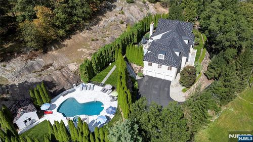 49 Cherokee Ct, Sparta, NJ, 07871-2929 | Card Image