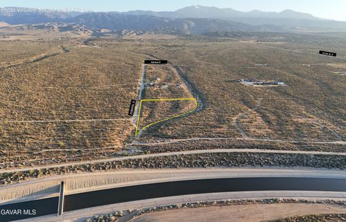 218 218 St E, Llano, CA, 93544 | Card Image