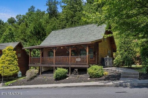 3143 Smoky Ridge Way, Sevierville, TN, 37862-7455 | Card Image