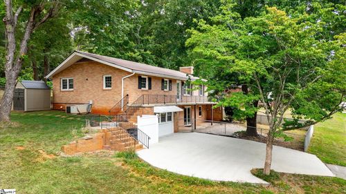 315 Gilstrap Dr, Liberty, SC, 29657-9374 | Card Image