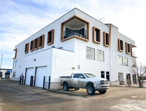 {{alt}} | Card Image