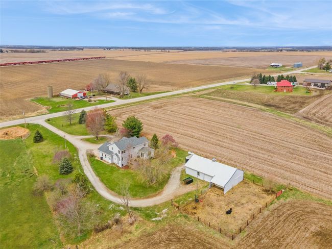 822 40 Th Ave, Home with 4 bedrooms, 4 bathrooms and null parking in Pleasantville IA | Image 11
