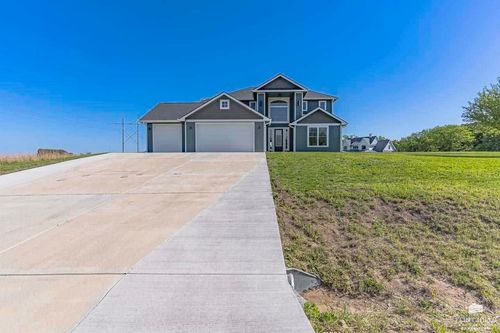 14371 Prairie Fire Ln, Wamego, KS, 66547-9793 | Card Image