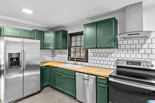 8429 5th Ave N, BIRMINGHAM, AL, 35206-2406 | Card Image