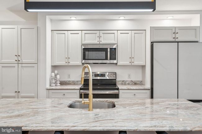 2203 Race St, Townhouse with 3 bedrooms, 3 bathrooms and null parking in PHILADELPHIA PA | Image 12