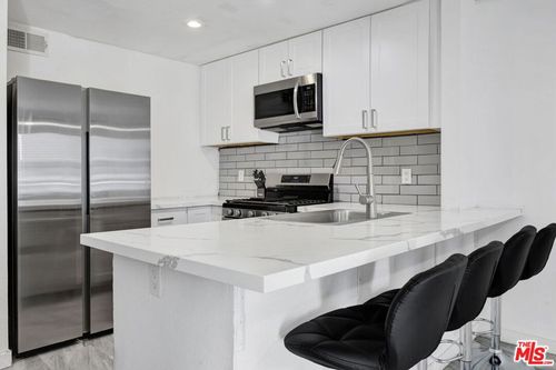 77-12330 Osborne St, Pacoima, CA, 91331 | Card Image