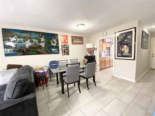 APT-2006 - 8323 Wilcrest Dr, Townhouse with 2 bedrooms, 2 bathrooms and 2 parking in Houston TX | Image 5