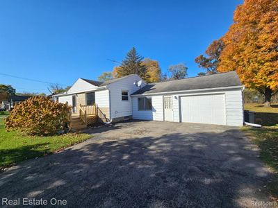 6095 Sandy Lane, Home with 2 bedrooms, 1 bathrooms and null parking in Burton MI | Image 1