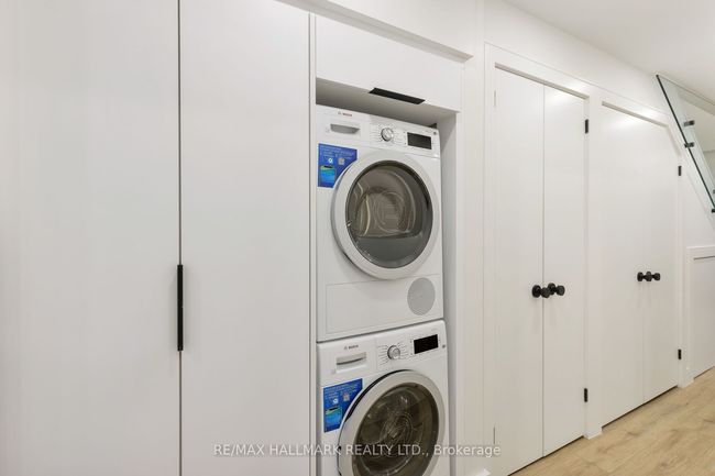 108 Crawford St, House attached with 6 bedrooms, 5 bathrooms and 3 parking in Toronto ON | Image 37
