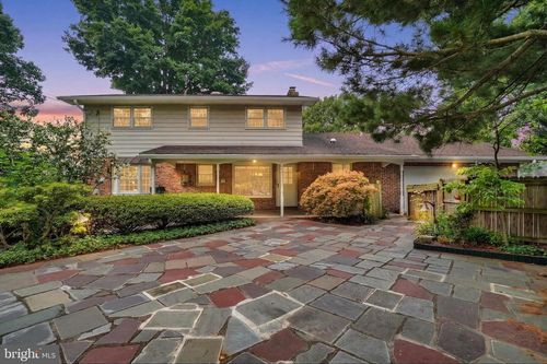 100 Shelbourne Dr, YORK, PA, 17403-3822 | Card Image