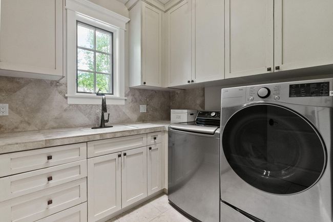 Laundry Room | Image 30