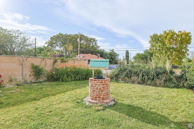 Front Yard Area with Wishing Well | Image 21