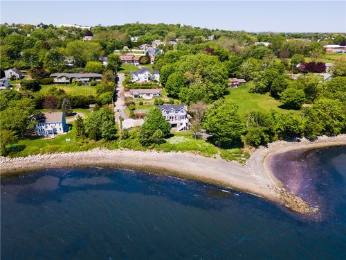 18 Sunset Ln, Portsmouth, RI, 02871-4222 | Card Image
