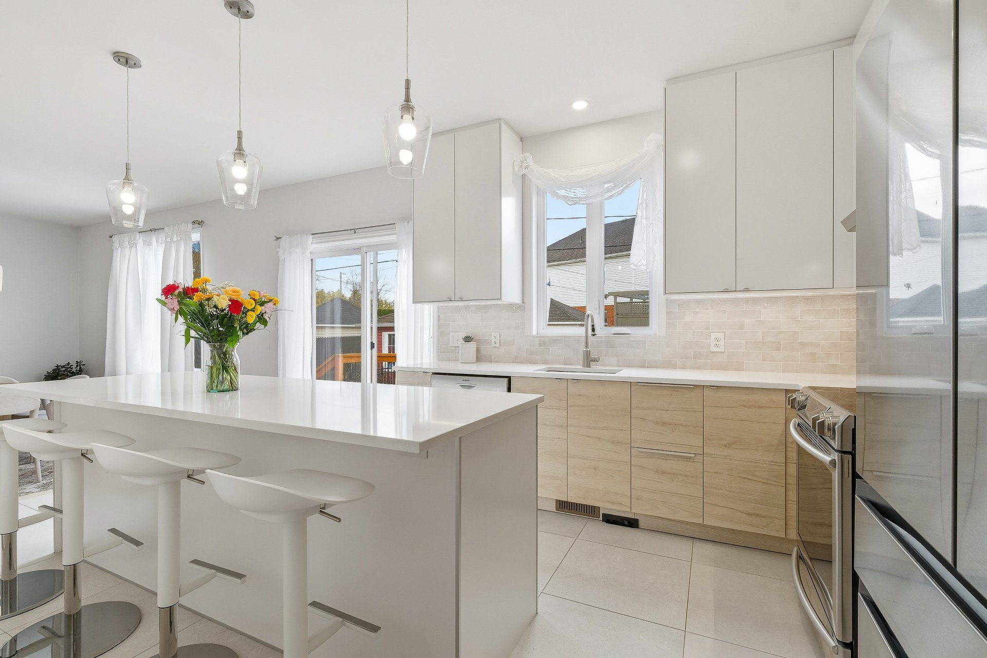 Residential in Longueuil (Saint-Hubert) 5