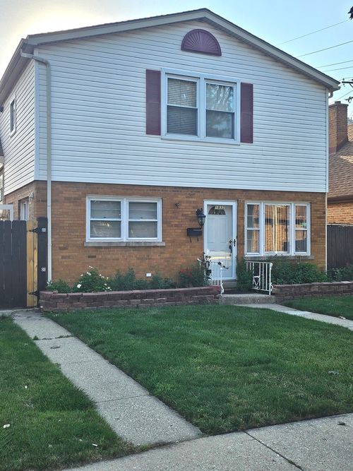 1832 N 23rd Ave, Melrose Park, IL, 60160-1812 | Card Image