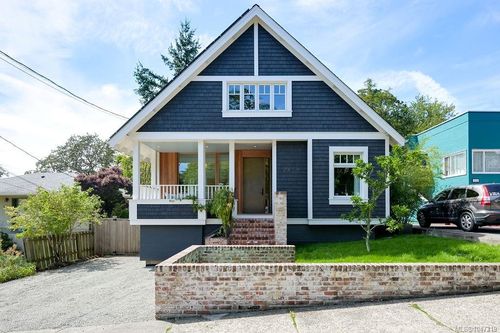 2654 Fernwood Rd, Victoria, BC, V8T3A2 | Card Image