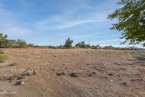 000 25th St E, Palmdale, CA, 93550 | Card Image