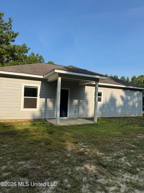 111 Ridge Rd, Sarah, MS, 38665-3417 | Card Image