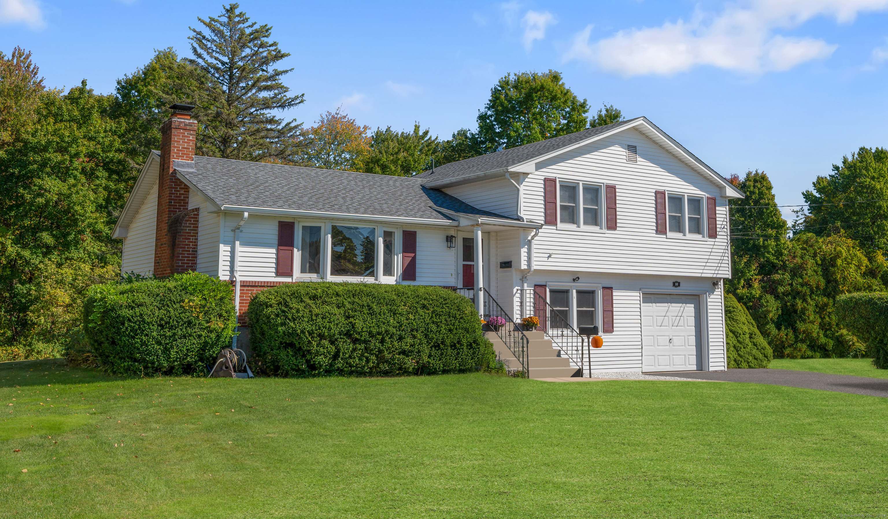 Cornish Dr, Newington, CT 06111