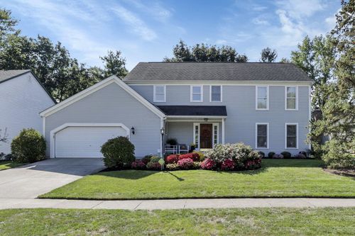 1091 Cross Country Dr, Columbus, OH, 43235-2115 | Card Image