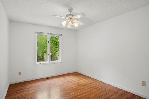 3055 S Oak Ave, Springfield, MO, 65804-4758 | Card Image