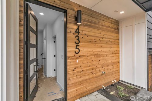 435 19th Ave E, Seattle, WA, 98112-5308 | Card Image