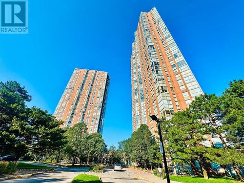 1710-7 Concorde Pl, North York, ON, M3C3N4 | Card Image