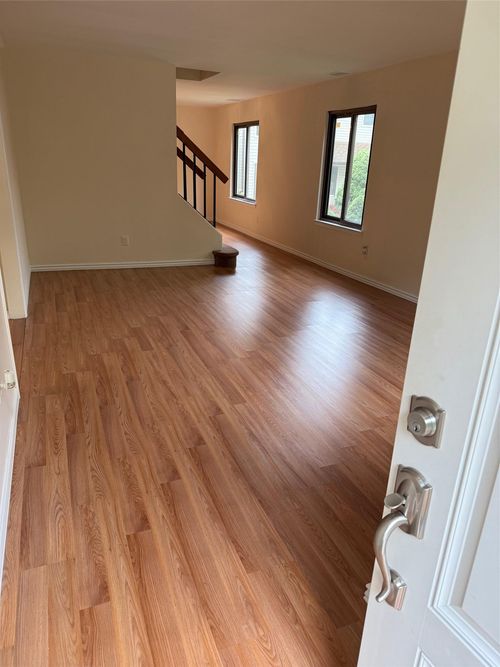 1012 Skyline Dr, Coram, NY, 11727-3673 | Card Image