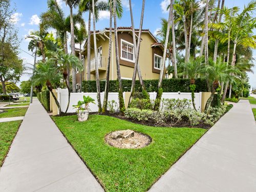 3434 Ne 13th Ave, Oakland Park, FL, 33334-4552 | Card Image