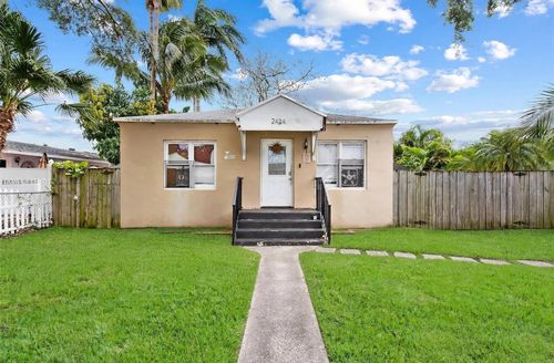 2434 Mckinley St, Hollywood, FL, 33020-3018 | Card Image