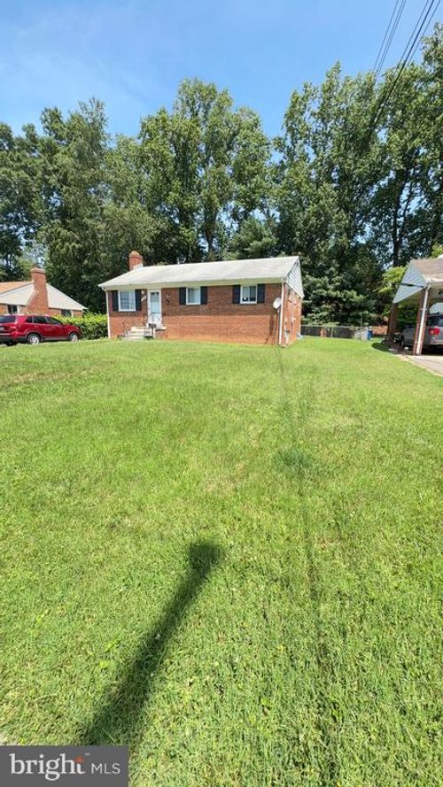 7424 Marc Dr, FALLS CHURCH, VA, 22042-3645 | Card Image