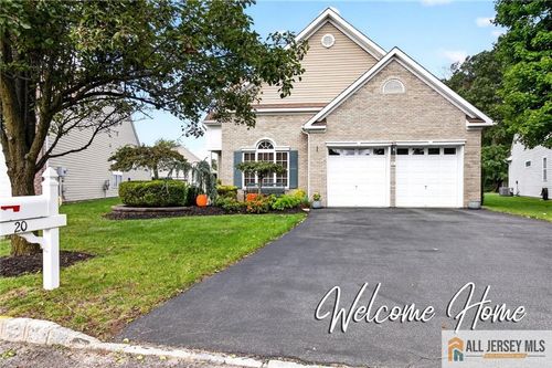 20 George W Helme Dr, Helmetta, NJ, 08828-1175 | Card Image